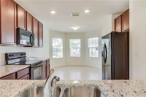 646 Wickham St, Naples, FL 34104 photo 8