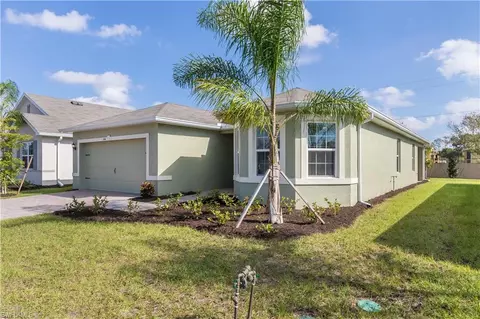 646 Wickham St, Naples, FL 34104 photo 4