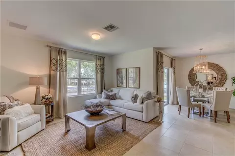638 Wickham St, Naples, FL 34104 photo 3