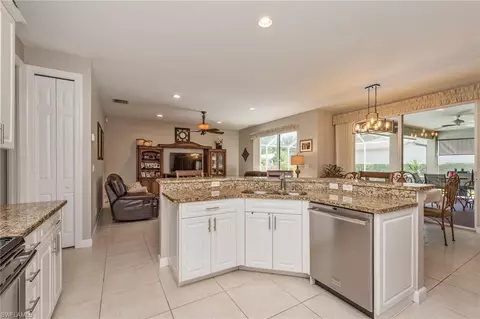 263 Willoughby Ext Dr, Naples, FL 34110 photo 6