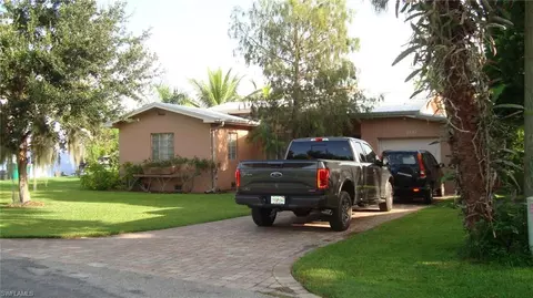 2247 Harbor Rd, Naples, FL 34104 photo 2