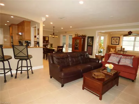 73 Wickliffe Dr, Naples, FL 34110 photo 4