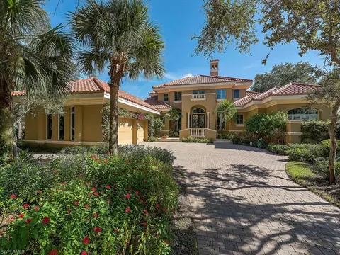 890 Barcarmil Way, Naples, FL 34110 photo 1