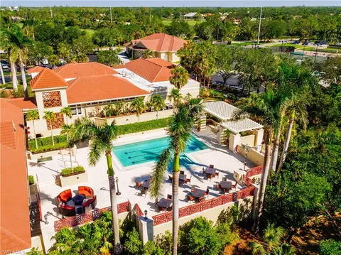 890 Barcarmil Way, Naples, FL 34110 photo 8