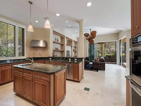 890 Barcarmil Way, Naples, FL 34110 photo 3