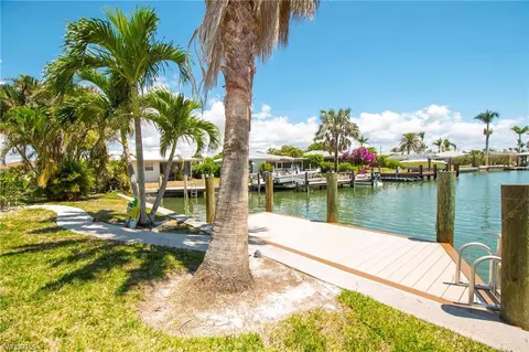 111 Capri Blvd, Naples, FL 34113 photo 15