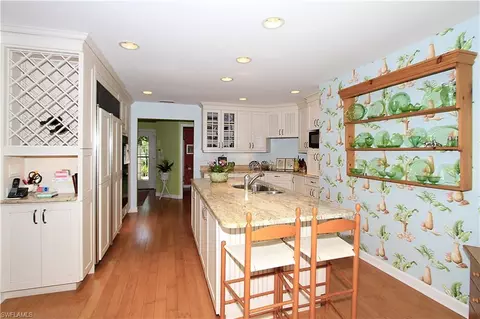 807 Rue Deville, Naples, FL 34108 photo 5