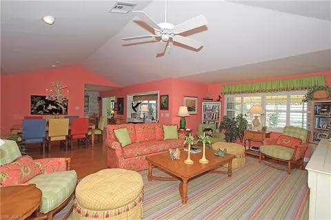 807 Rue Deville, Naples, FL 34108 photo 2