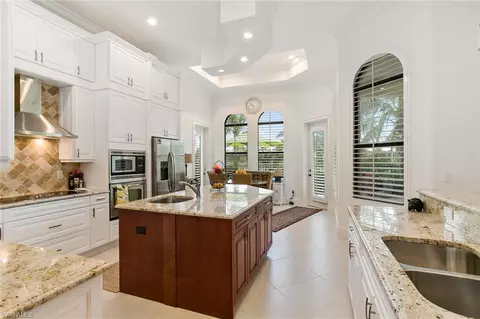 2836 Coco Lakes Dr, Naples, FL 34105 photo 7