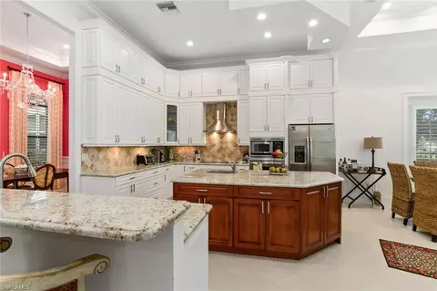 2836 Coco Lakes Dr, Naples, FL 34105 photo 6