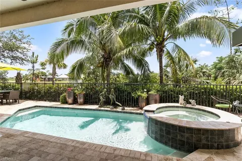 2836 Coco Lakes Dr, Naples, FL 34105 photo 2