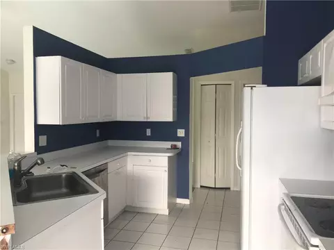 3711 Kent Dr, Naples, FL 34112 photo 4