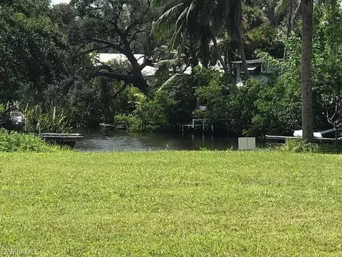 3300 Captains Cv, Naples, FL 34112 photo 3