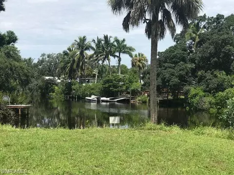 3300 Captains Cv, Naples, FL 34112 photo 2