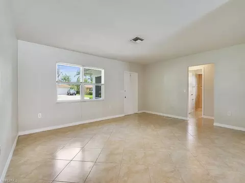116 Madison Dr, Naples, FL 34110 photo 4