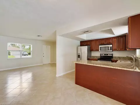 116 Madison Dr, Naples, FL 34110 photo 9