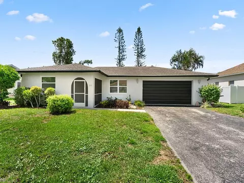 116 Madison Dr, Naples, FL 34110 photo 2