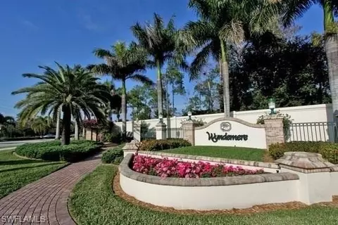 709 Courtside Dr, Naples, FL 34105 photo 1