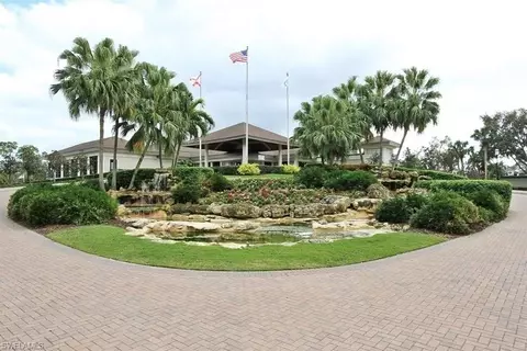 709 Courtside Dr, Naples, FL 34105 photo 2
