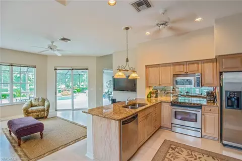 709 Courtside Dr, Naples, FL 34105 photo 4