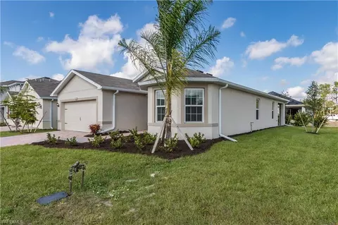 661 Hadley Pl E, Naples, FL 34104 photo 4