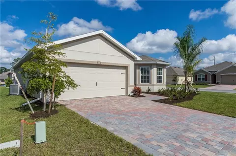661 Hadley Pl E, Naples, FL 34104 photo 3