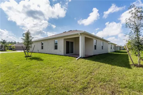 661 Hadley Pl E, Naples, FL 34104 photo 5