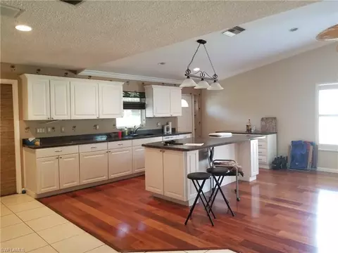 204 Madison Dr, Naples, FL 34110 photo 3