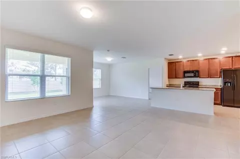 642 Wickham St, Naples, FL 34104 photo 10