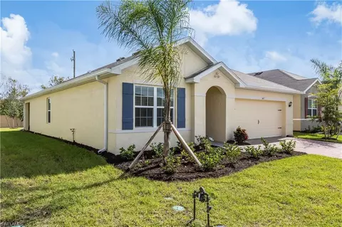 642 Wickham St, Naples, FL 34104 photo 4