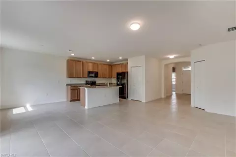 664 Hadley Pl E, Naples, FL 34104 photo 4