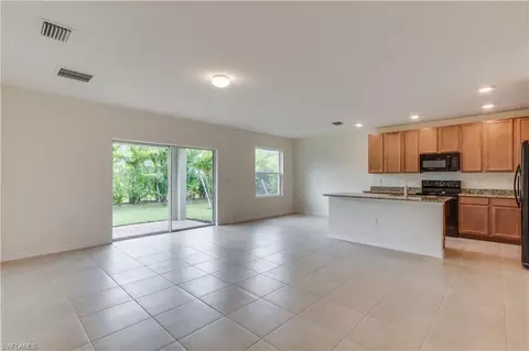 664 Hadley Pl E, Naples, FL 34104 photo 5
