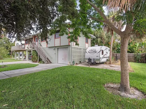 2025 Monroe Ave, Naples, FL 34112 photo 2