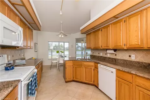 2266 Queens Way, Naples, FL 34112 photo 13