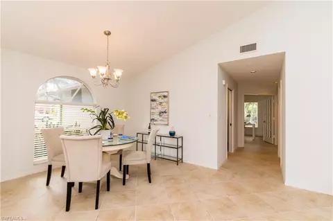 2266 Queens Way, Naples, FL 34112 photo 6