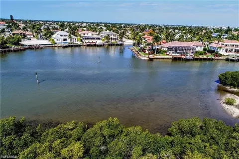 2195 Snook Dr, Naples, FL 34102 photo 5