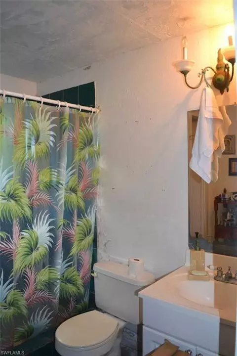 1086 Sperling Ave, Naples, FL 34103 photo 2
