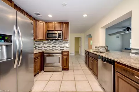 830 Nottingham Dr, Naples, FL 34109 photo 11