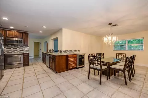 830 Nottingham Dr, Naples, FL 34109 photo 10