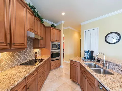 10102 Biscayne Bay Ln, Naples, FL 34120 photo 4