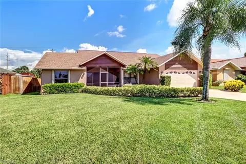 4560 E Alhambra Cir, Naples, FL 34103 photo 2