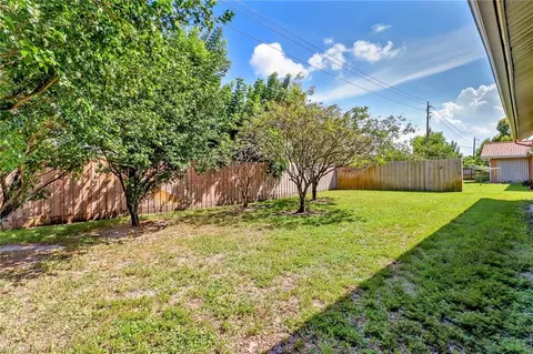 4560 E Alhambra Cir, Naples, FL 34103 photo 23