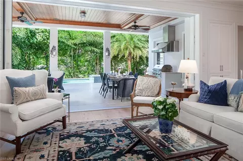 61 5th St N, Naples, FL 34102 photo 7