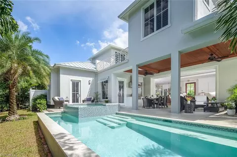 61 5th St N, Naples, FL 34102 photo 11