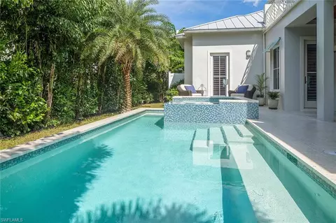 61 5th St N, Naples, FL 34102 photo 10