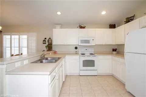 78 Burnt Pine Dr, Naples, FL 34119 photo 5