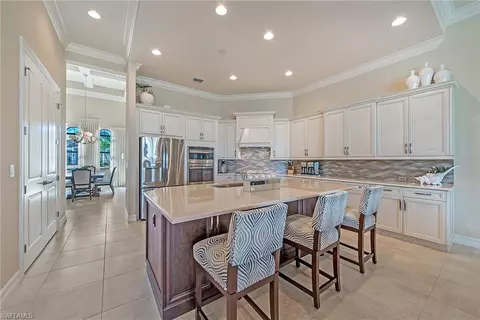 11911 Hedgestone Ct, Naples, FL 34120 photo 2