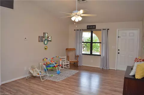 3280 Valencia Dr, Naples, FL 34120 photo 4