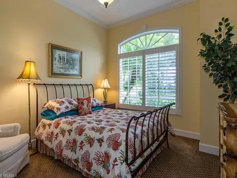 345 Steerforth Ct, Naples, FL 34110 photo 9