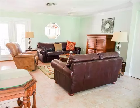 6100 Cedar Tree Ln, Naples, FL 34116 photo 4
